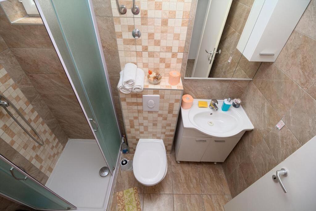 Apartment Zrno Makarska Bagian luar foto