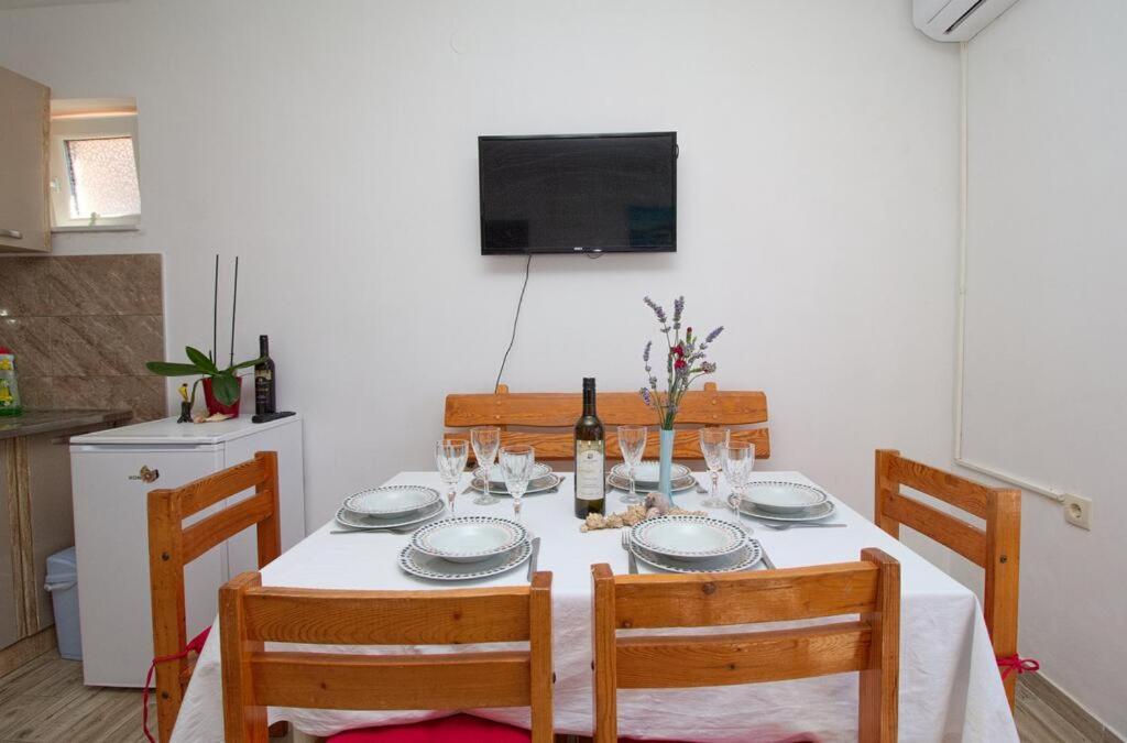 Apartment Zrno Makarska Bagian luar foto