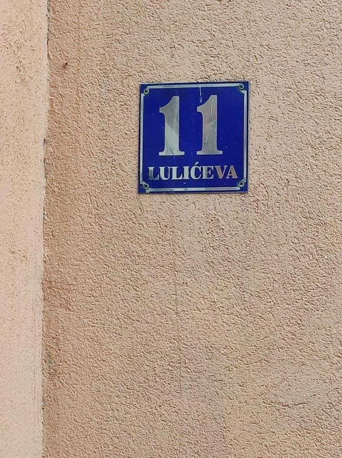 Apartment Zrno Makarska Bagian luar foto