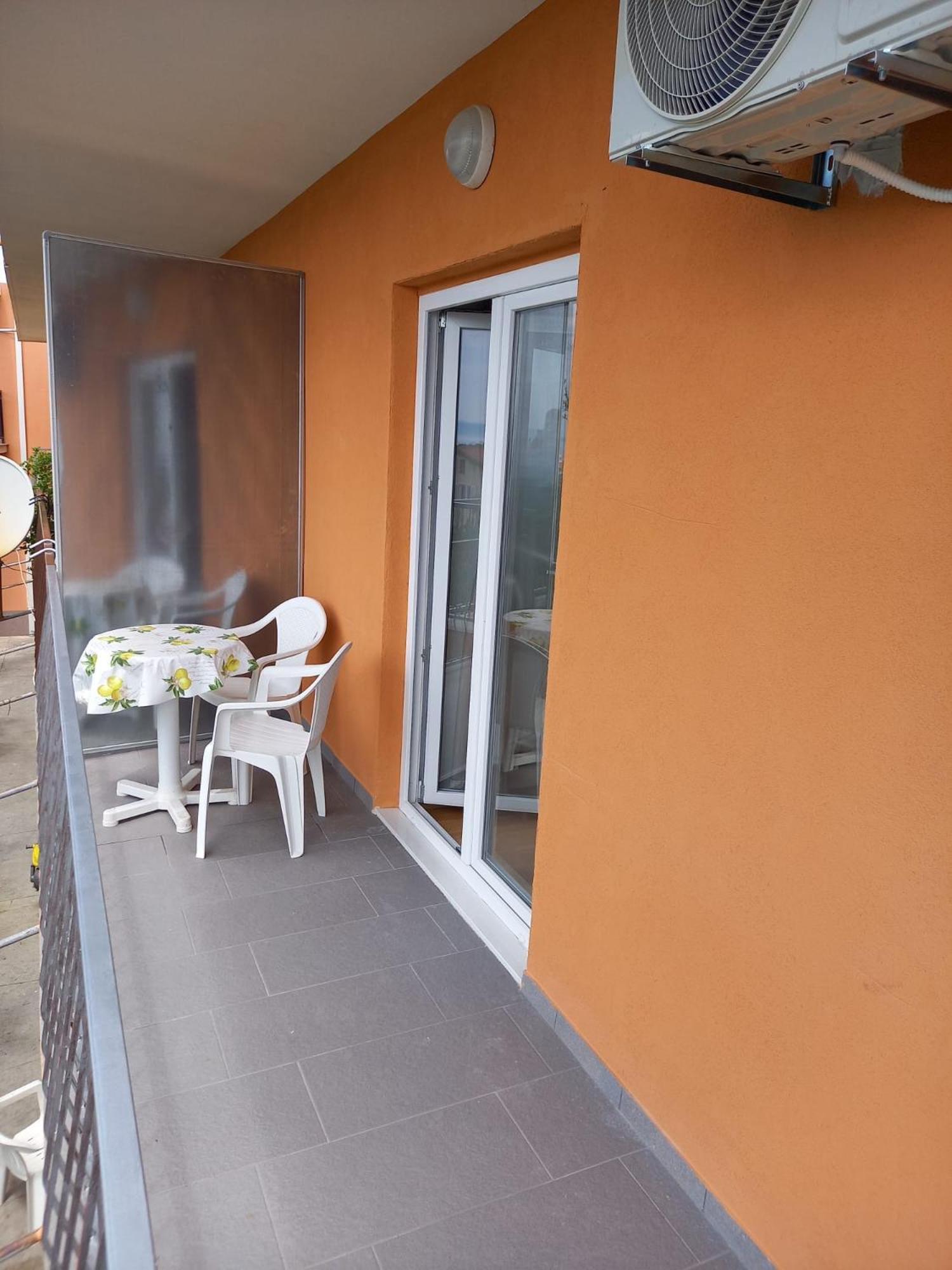 Apartment Zrno Makarska Bagian luar foto