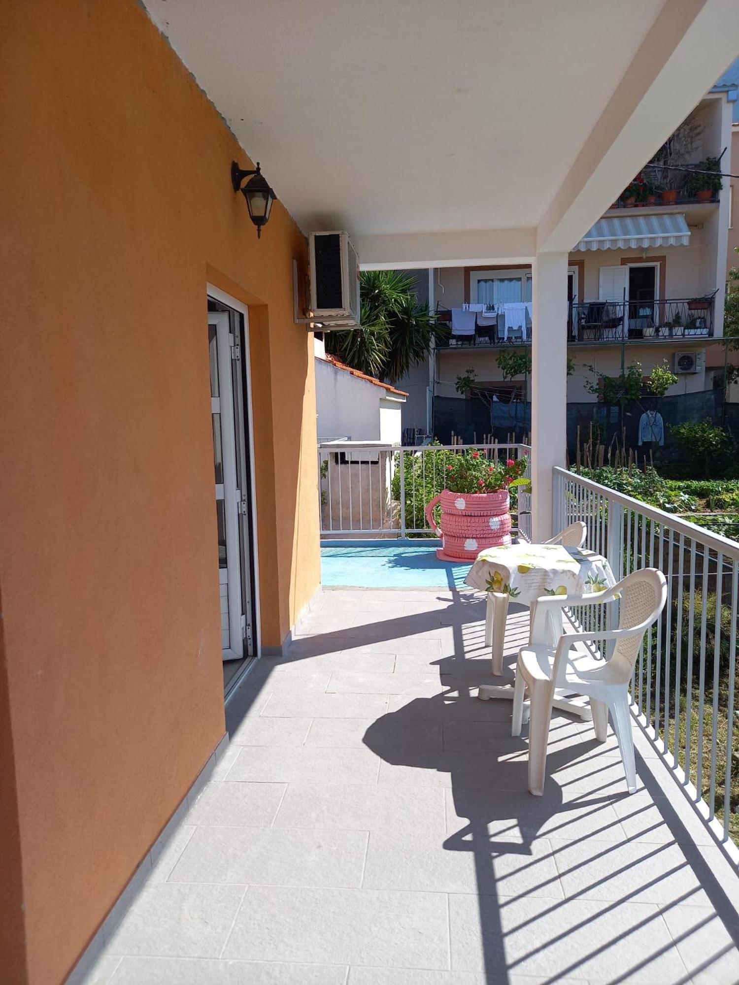 Apartment Zrno Makarska Bagian luar foto